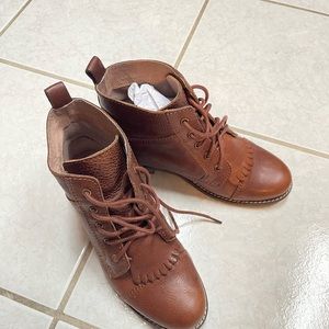 FatFace USA leather lace up booties
